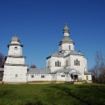 Церква разом із дзвіницею - яскравим зразком українського класицизму