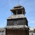 Дзвіниця - відтворена за аналогією дзвіниці Успенської церкви Чорткова у 1990-х