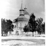 Собор зі своєю дзвіницею (на передньому плані). Світлина поч. ХХ ст. І нащо було нищити таку гарну дзвіницю?