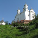 Успенський собор та Троїцька церква-ротонда -- найдавніша церква монастиря